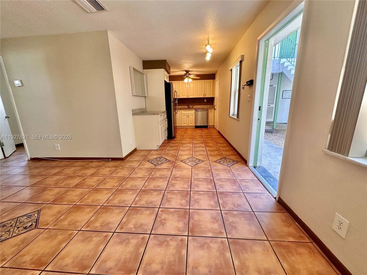 1824 Monroe St #4 - Photo 3 of 7