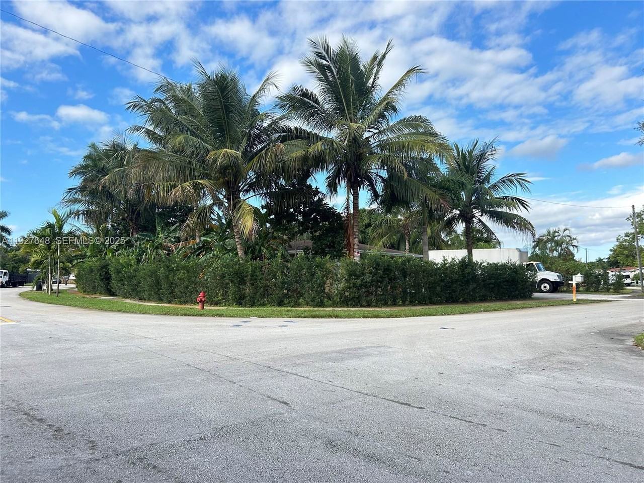 1501 Lauderdale Villa Dr - Photo 7 of 8