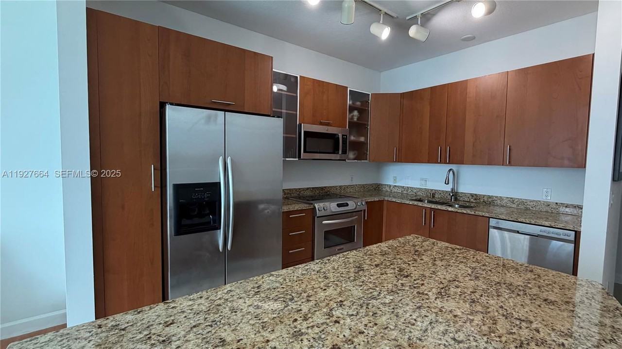 1945 S Ocean Dr #603 - Photo 5 of 8