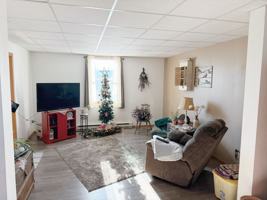 featured image of 228 W Broadway St