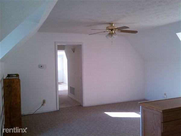 Webster Lake Access with 6 month lease $750 - Photo 3 of 5