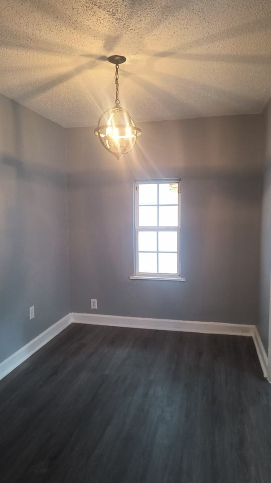 3007 S Poplar St #3007 - Photo 7 of 12