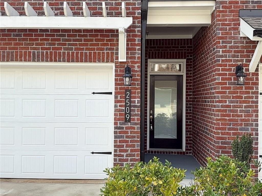 2509 Oakbourne Ln - Photo 3 of 30