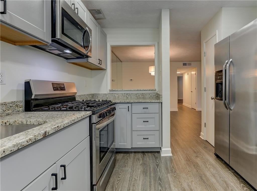 308 Wynnes Ridge Cir Se - Photo 3 of 17