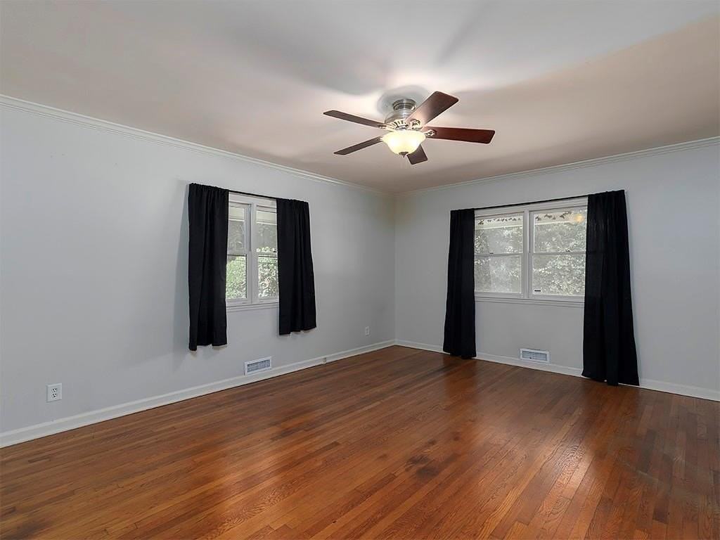 438 Carriage Dr - Photo 6 of 20