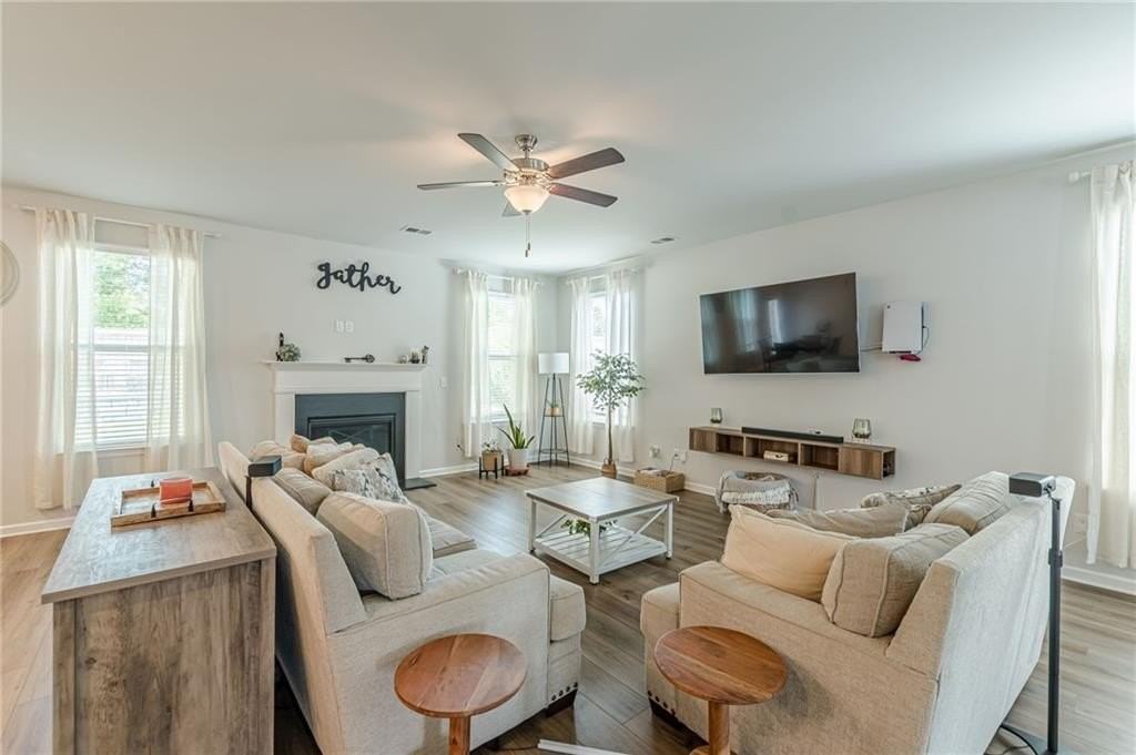 4010 Diane Ln - Photo 7 of 33