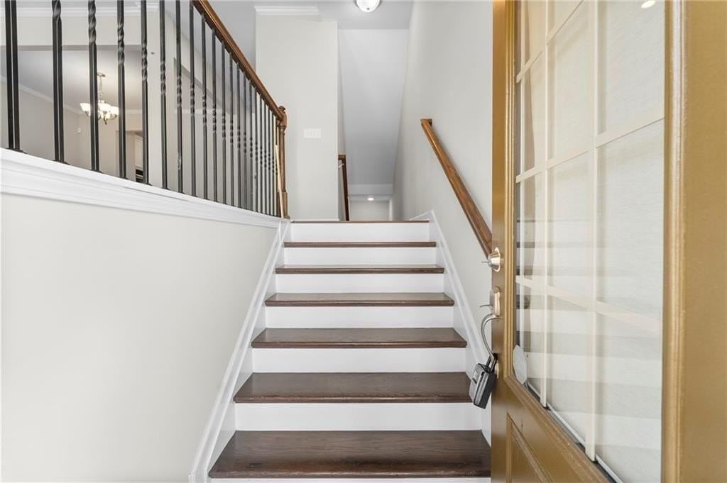 2460 Georgetown Ave - Photo 3 of 35