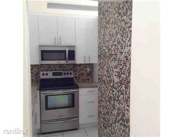 9215 SW 138th Pl - Photo 2 of 18