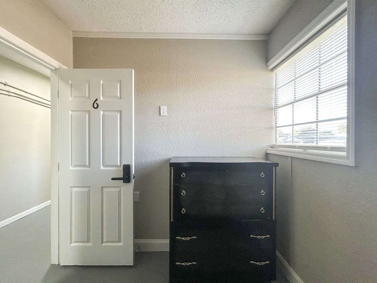 Sw 35th Cir - Photo 7 of 16