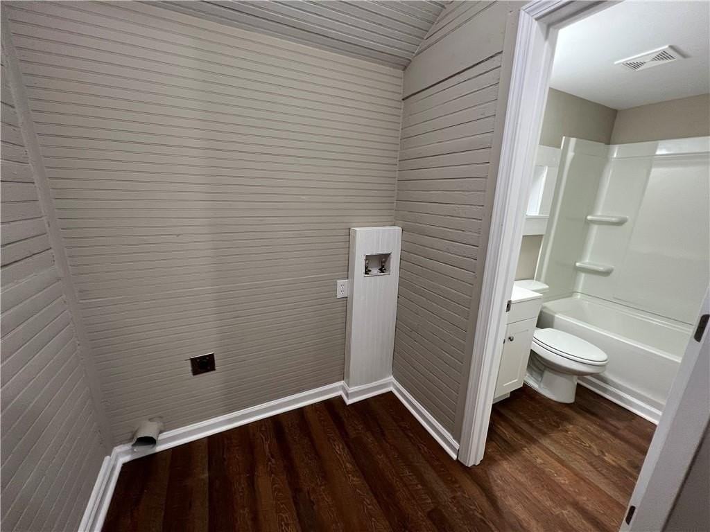 15 Tower St - Photo 5 of 9