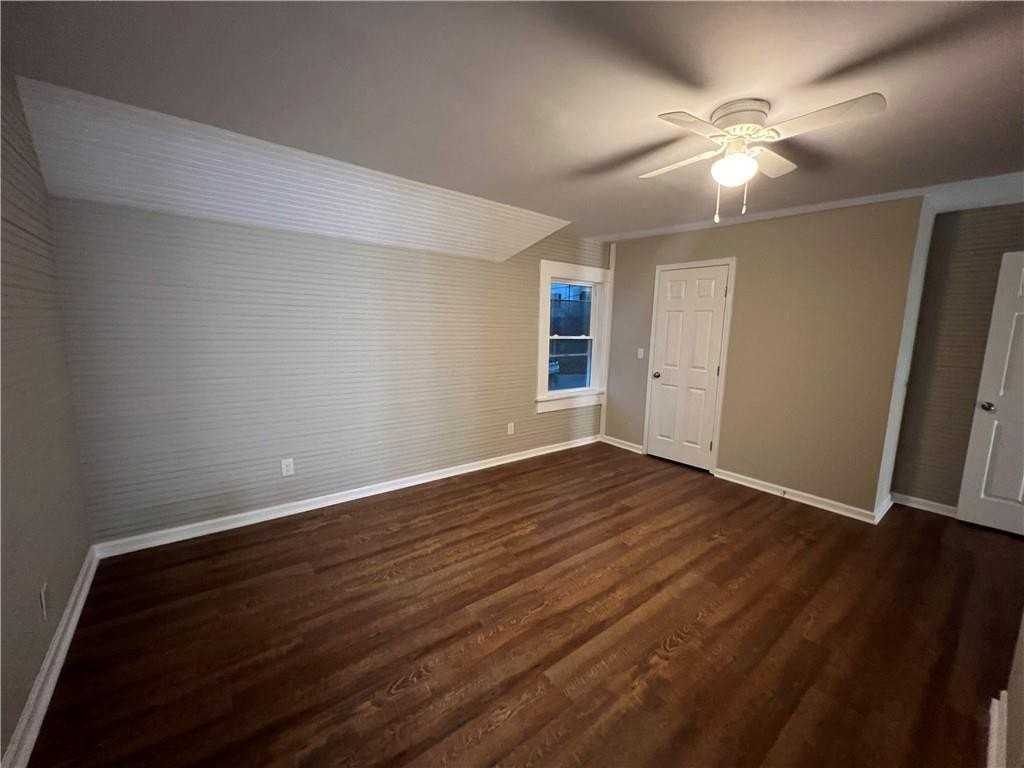 15 Tower St - Photo 7 of 9