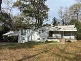 featured image of 418 Holly Dr Se