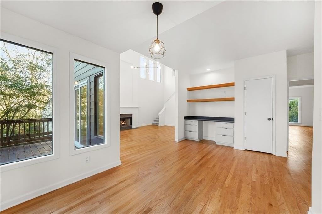 1086 Pine Grove Ave Ne - Photo 7 of 33