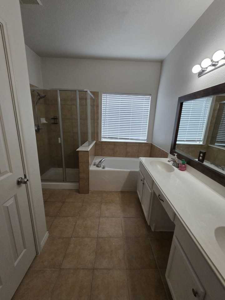 Shady Meadow Ln - Photo 5 of 16