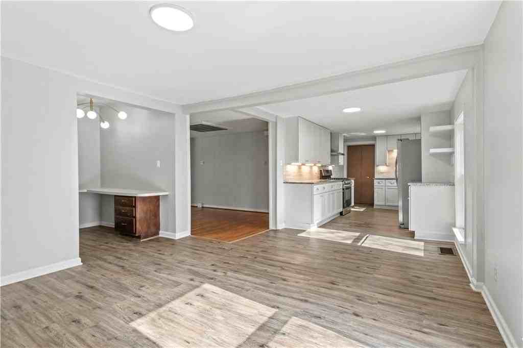 2314 Wayside Dr Ne - Photo 6 of 17