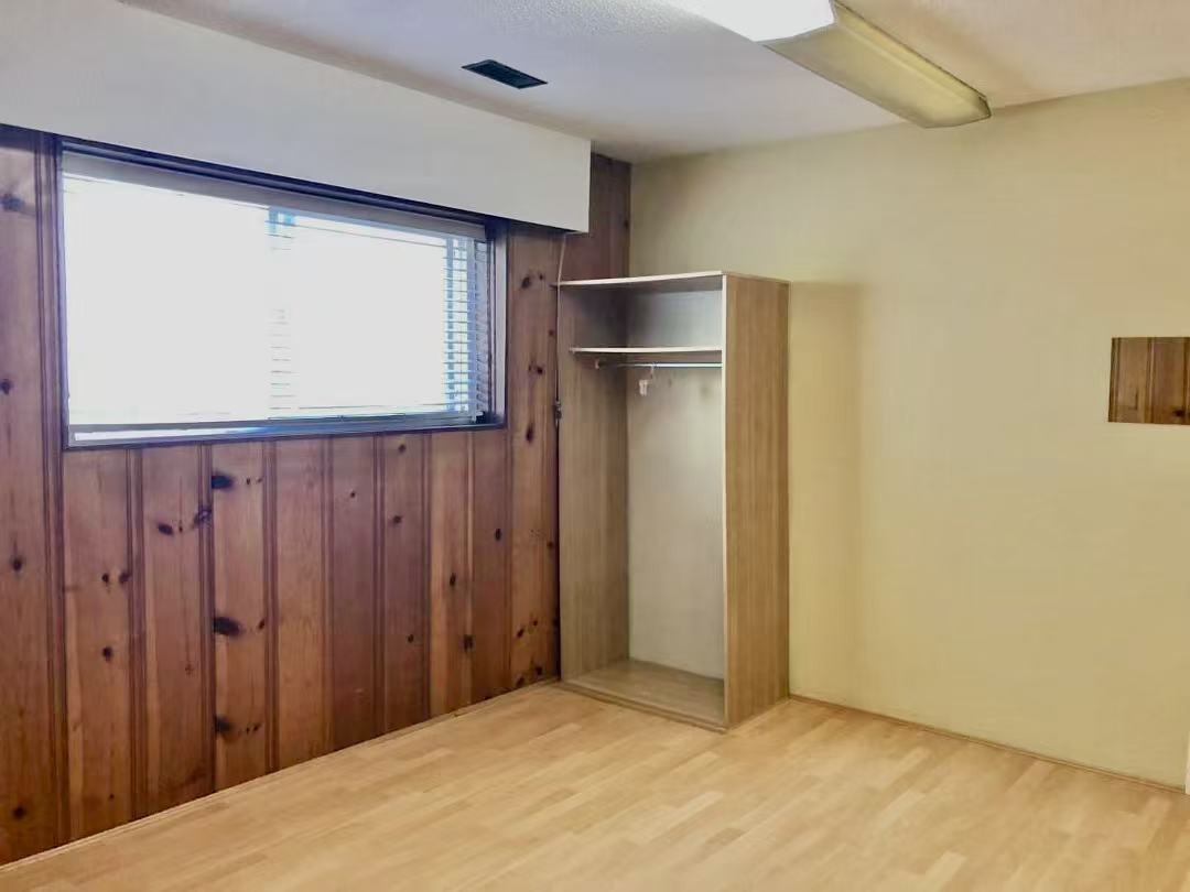 5242 Christopher Court - Photo 5 of 10