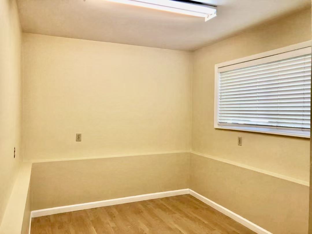 5242 Christopher Court - Photo 7 of 10