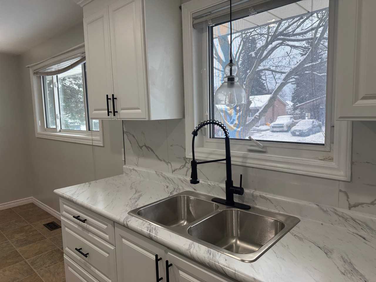 5 Parkway Cres #MAIN - Photo 4 of 18