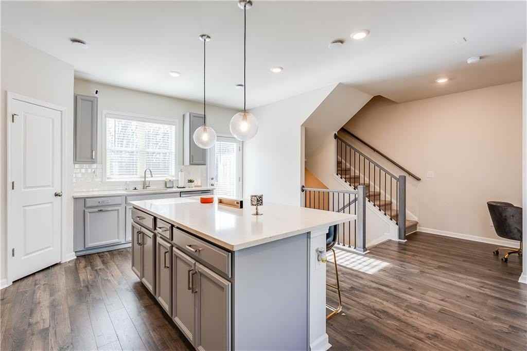 1634 Halbrook Pl Sw - Photo 6 of 34