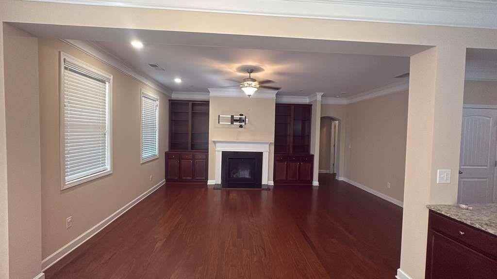 4430 Sanderling St - Photo 4 of 33