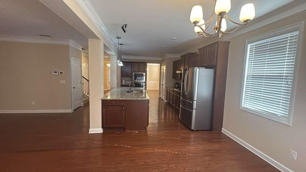 4430 Sanderling St - Photo 7 of 33