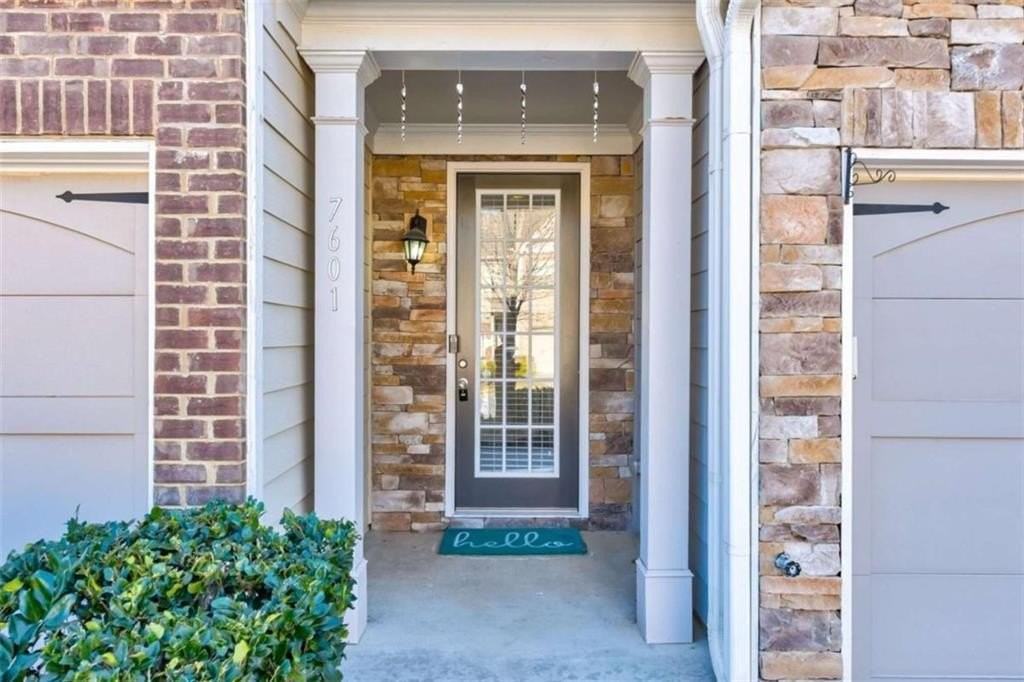 7601 Summer Berry Ln - Photo 2 of 34