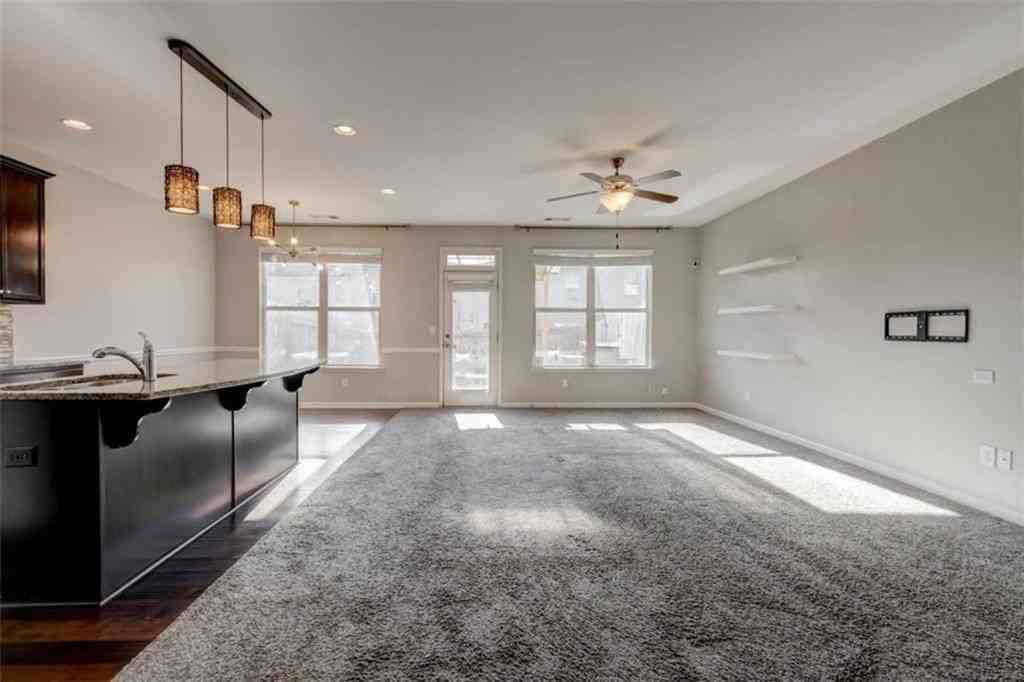 7601 Summer Berry Ln - Photo 7 of 34