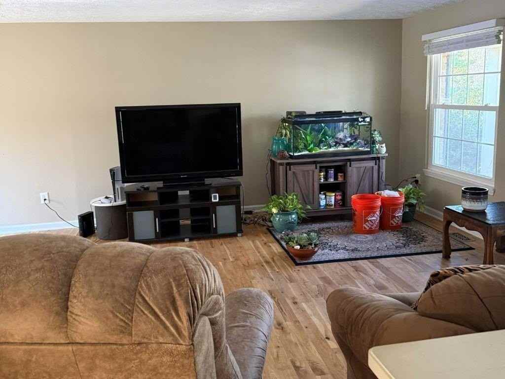 1733 Ellenwood Dr Ne - Photo 5 of 33