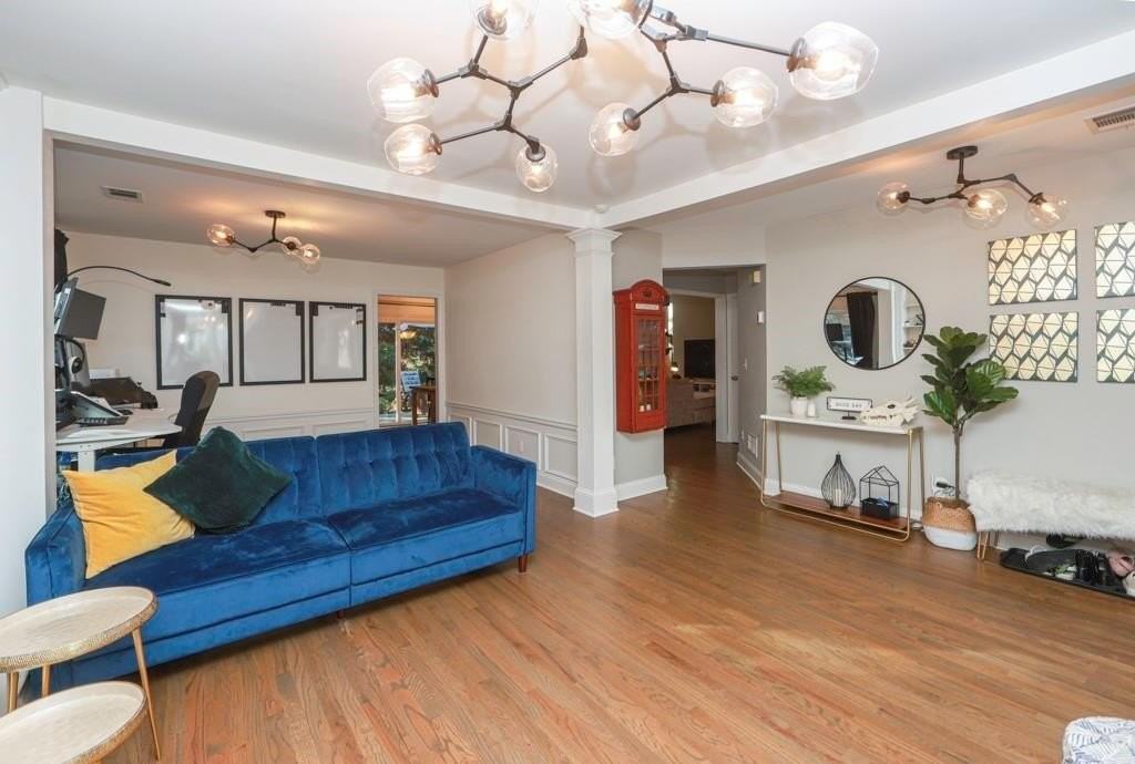 9900 Barston Ct - Photo 4 of 34