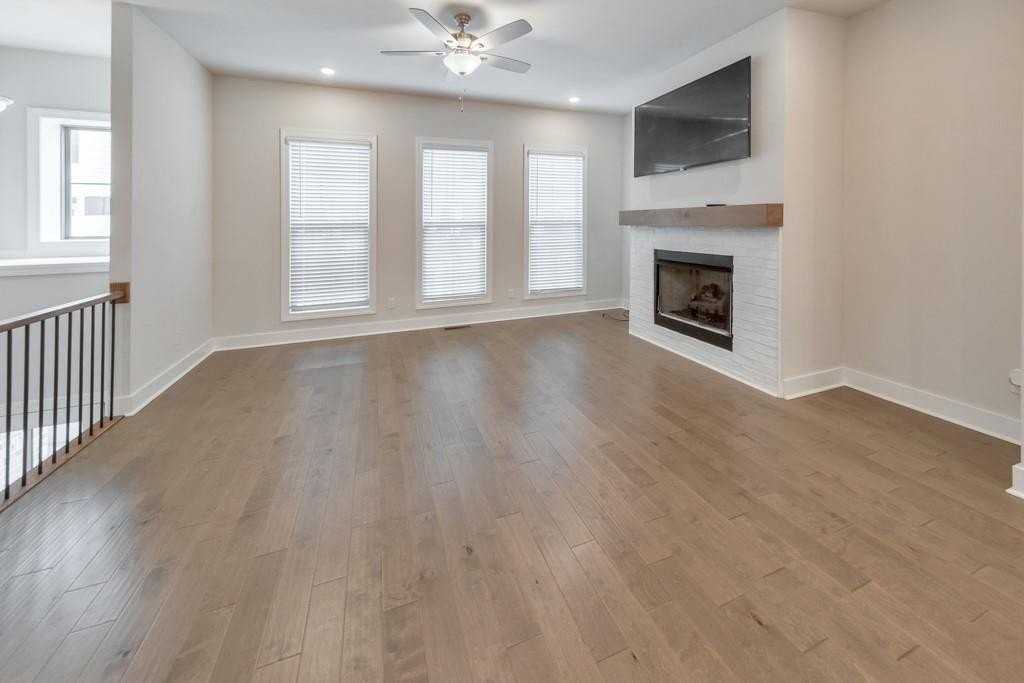 413 Bishop Ln - Photo 4 of 37