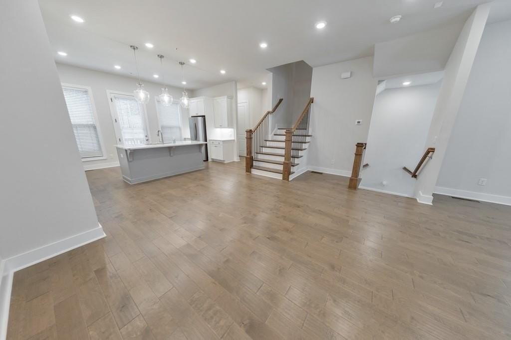 413 Bishop Ln - Photo 7 of 37