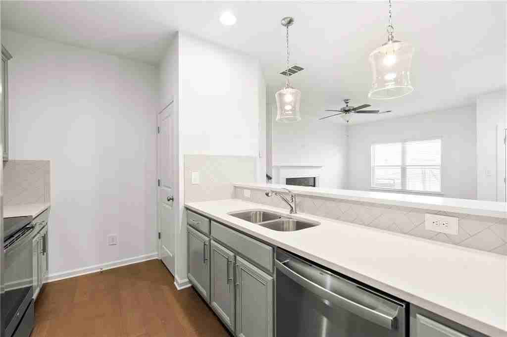 2212 Triple Crown Ln - Photo 5 of 25