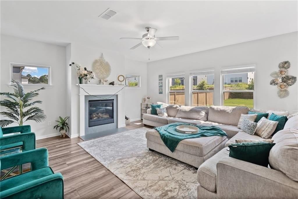 368 Murray Way - Photo 5 of 50