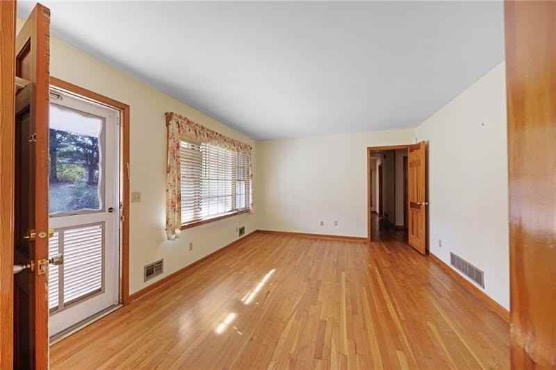 835 Tranquil Dr - Photo 2 of 18