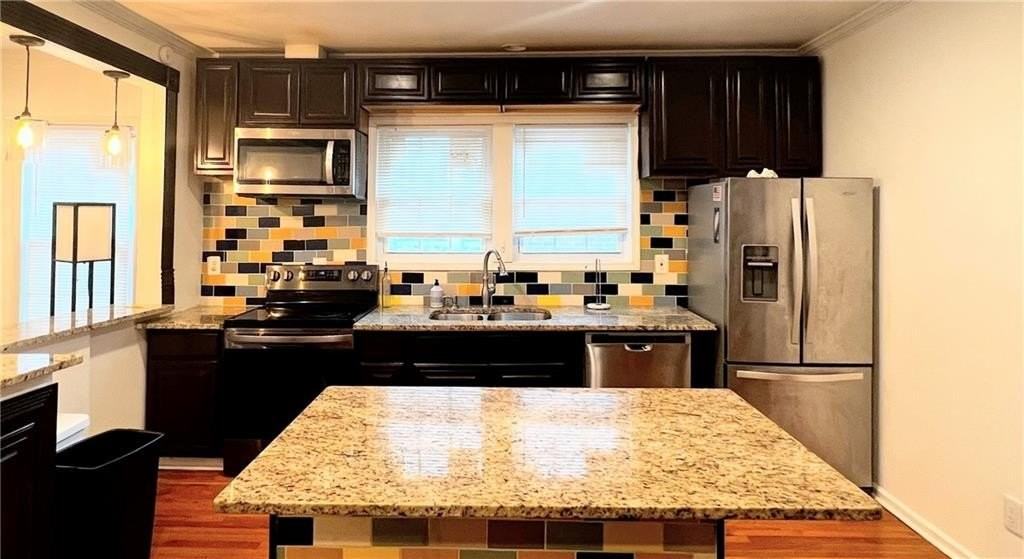 814 Moreland Ave Se - Photo 2 of 15