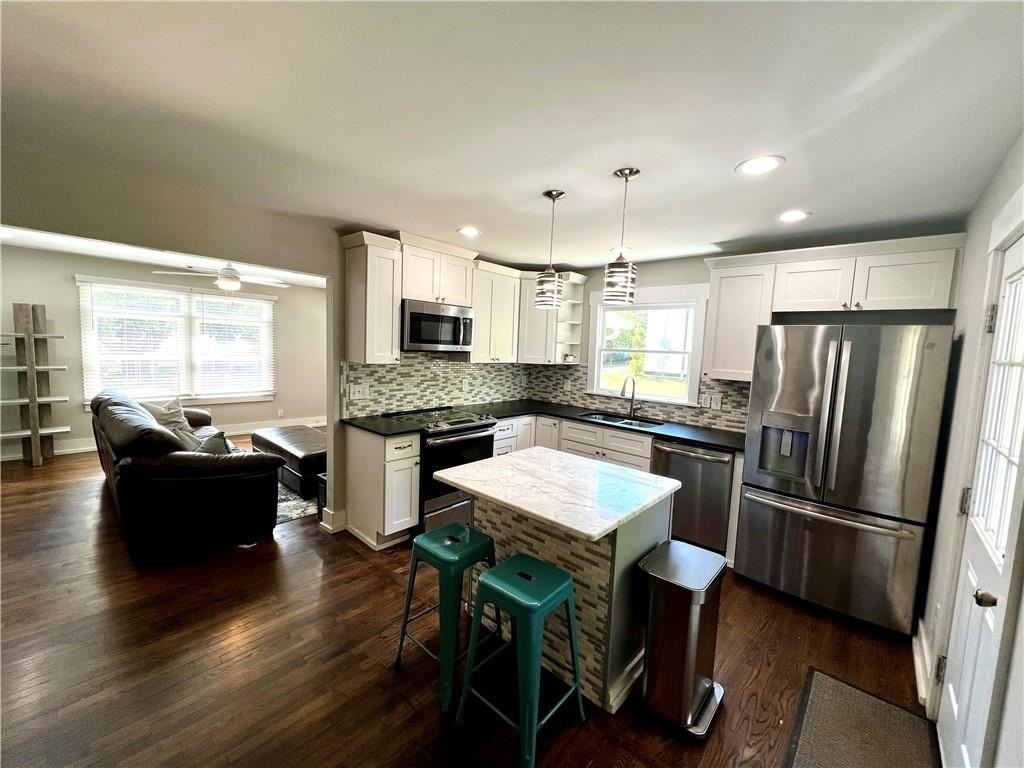 1611 Wellswood Dr Se - Photo 6 of 16