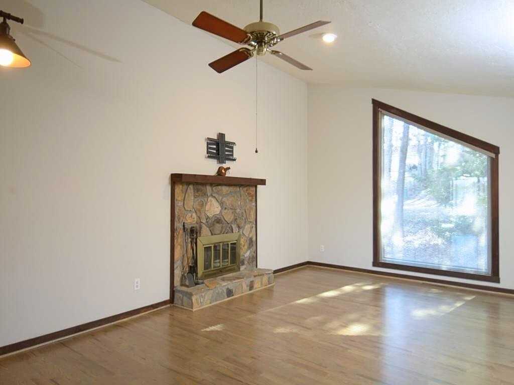 1179 Justice Dr Nw - Photo 5 of 30