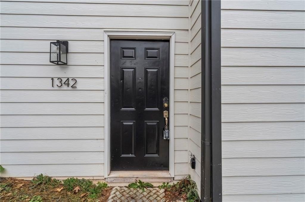 1342 N Hampton Rd - Photo 5 of 20