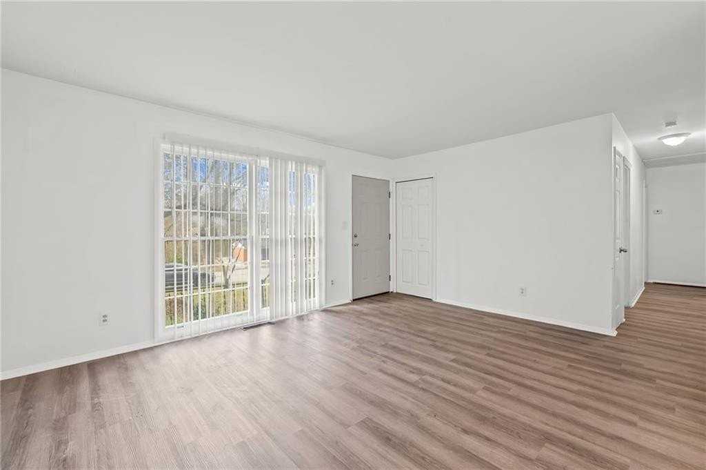 4488 Richard Rd - Photo 7 of 28