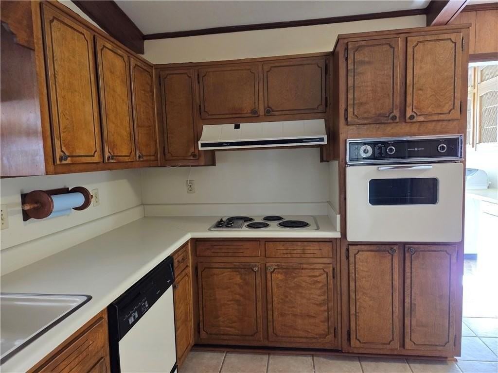 1193 Angelia Dr Sw - Photo 2 of 9