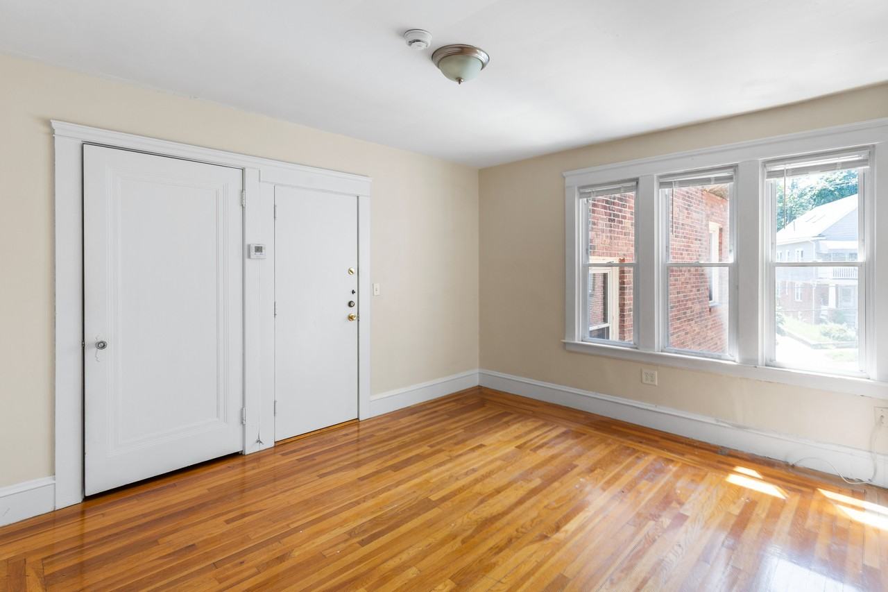 100 Taft Avenue - 100 Taft #100TAFT16 - Photo 2 of 11