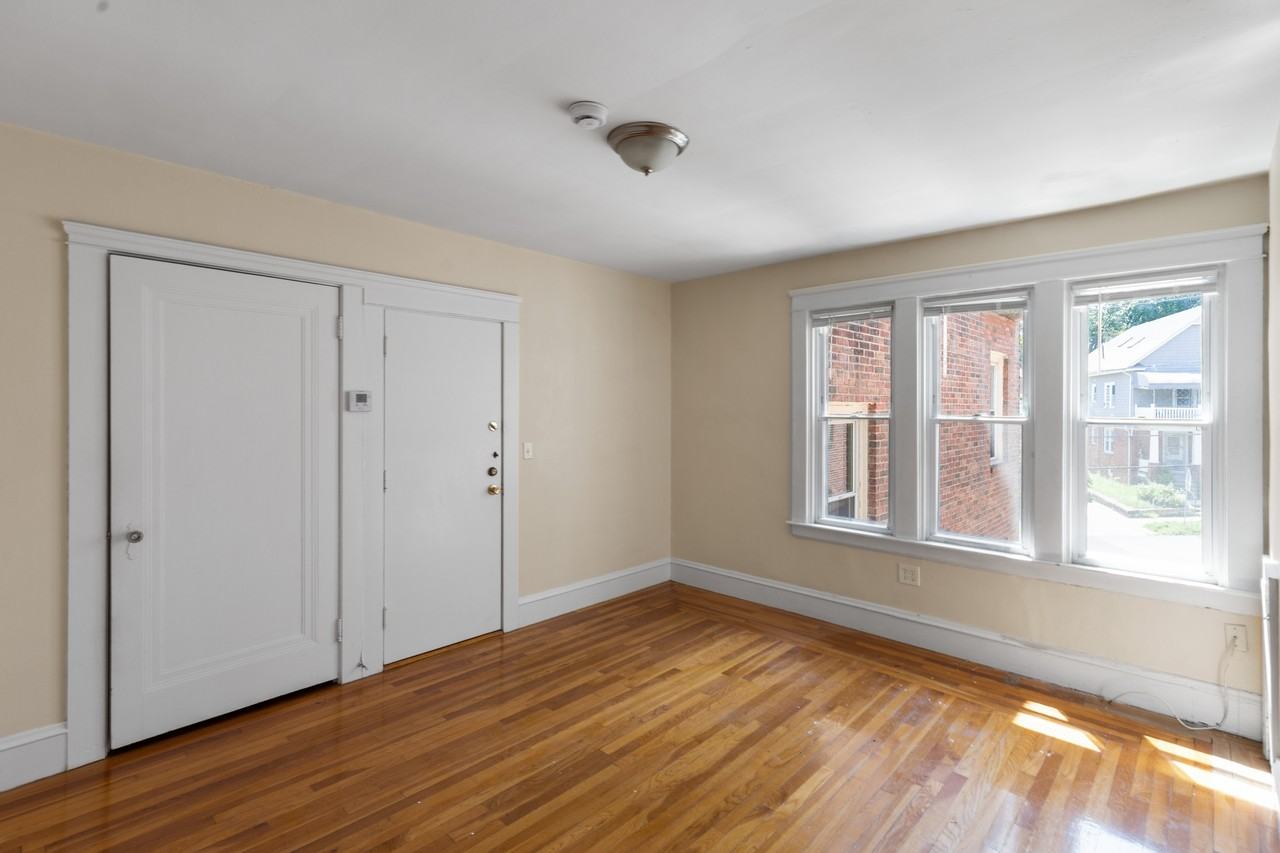 100 Taft Avenue - 100 Taft #100TAFT16 - Photo 5 of 11