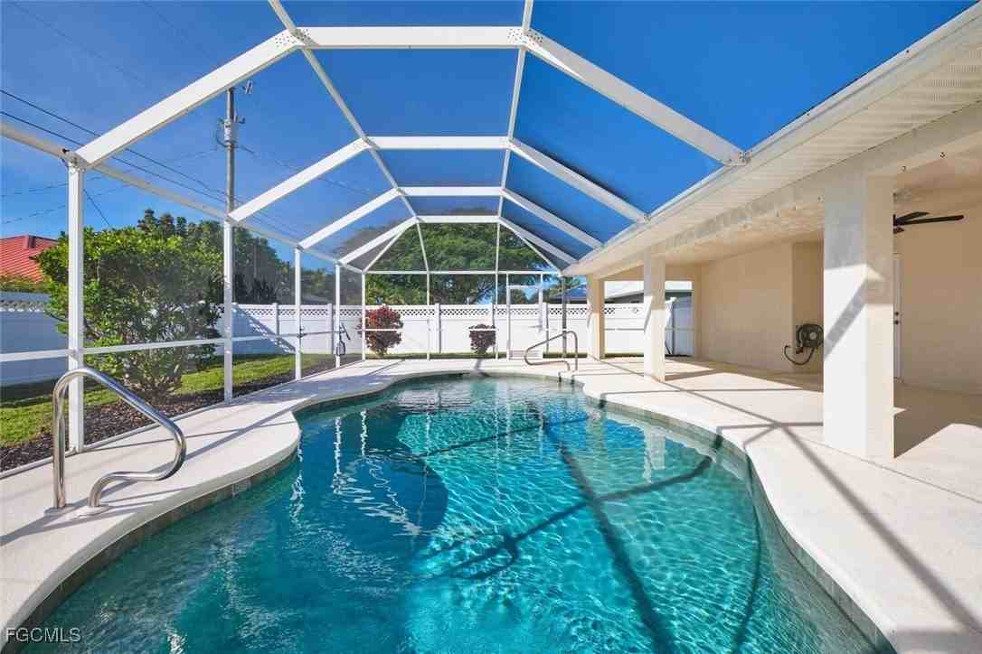 132 Se 19th Ter - Photo 2 of 47