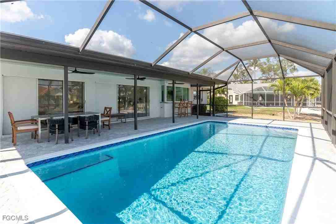 3405 Se 16th Pl - Photo 3 of 33