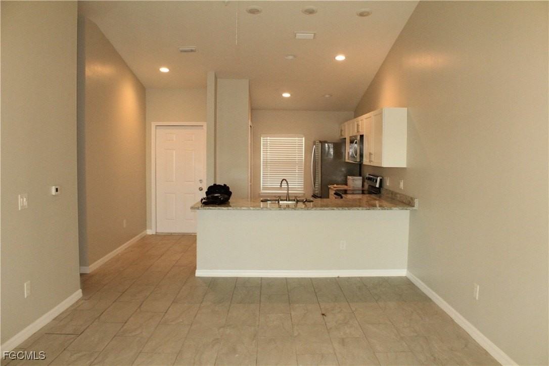 912 Sw 39th Ter Apt 204 #204 - Photo 6 of 14