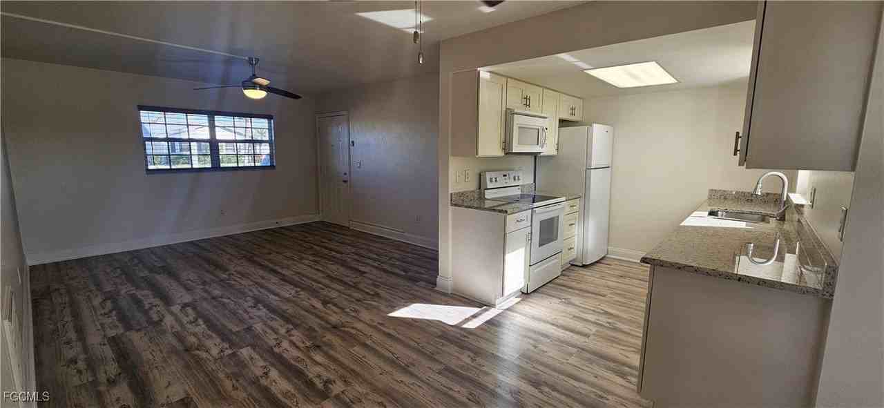 1506 Edgewater Cir Apt 2 #2 - Photo 5 of 16