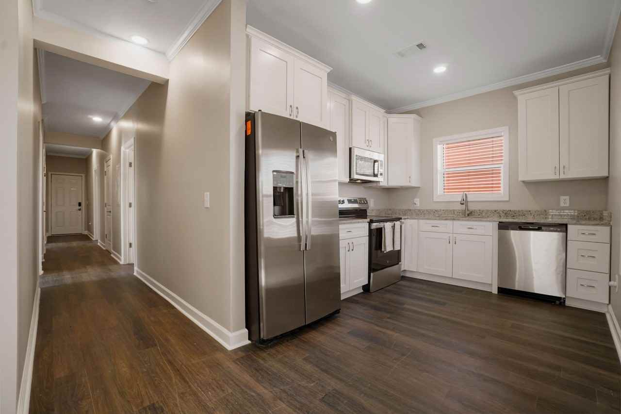 N Evelyn Pl Nw - Photo 2 of 22