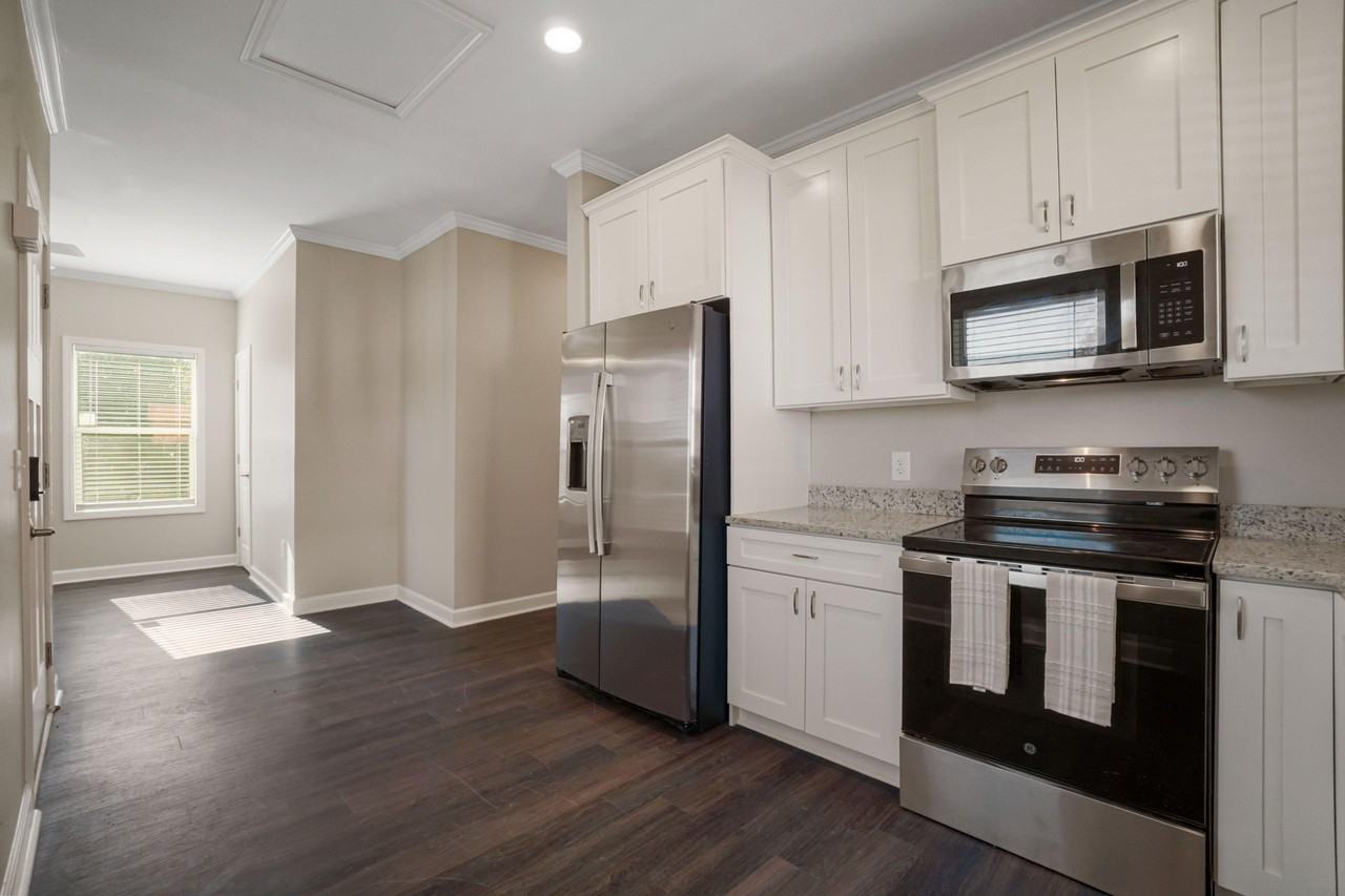 N Evelyn Pl Nw - Photo 5 of 22