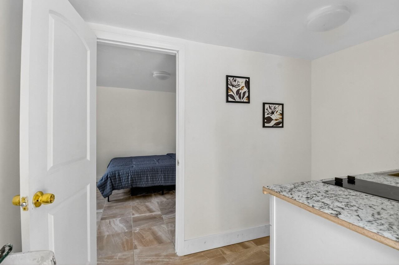 Ne 130th St - Photo 2 of 6