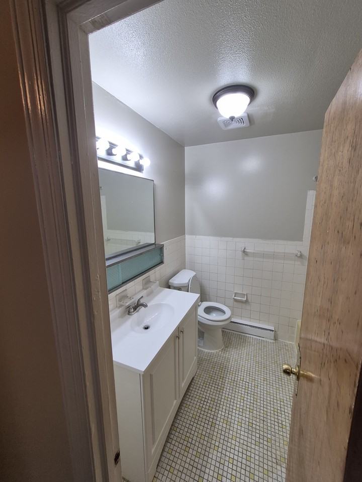 564 Prospect St #B7 - Photo 2 of 12